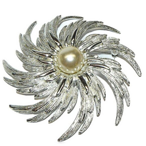 Sarah Coventry Jewelry - Vintage Silver Swirled Sarah Coventry Brooch